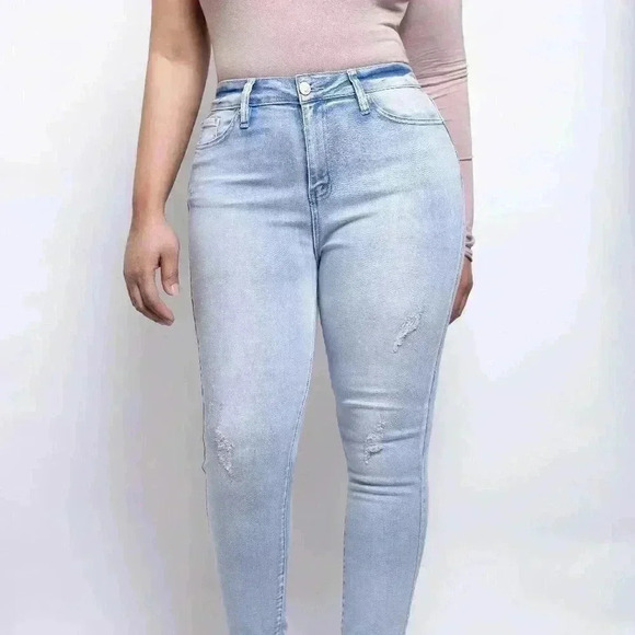 Own It Frayed Ankle Jeans - Picture 2 of 6